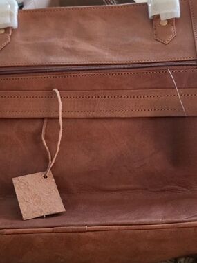 Zinria NWT HANDCRAFTED Leather Briefcase Tote/Laptop Tote Versatile Unisex Bag
